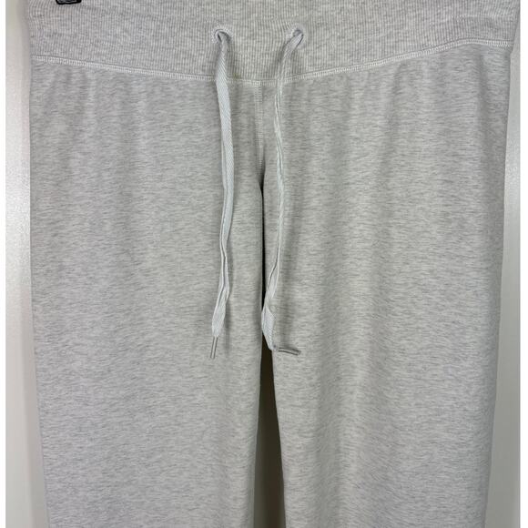 Lululemon Gray and White Sweat Pants, Size 6 - Picture 3 of 10